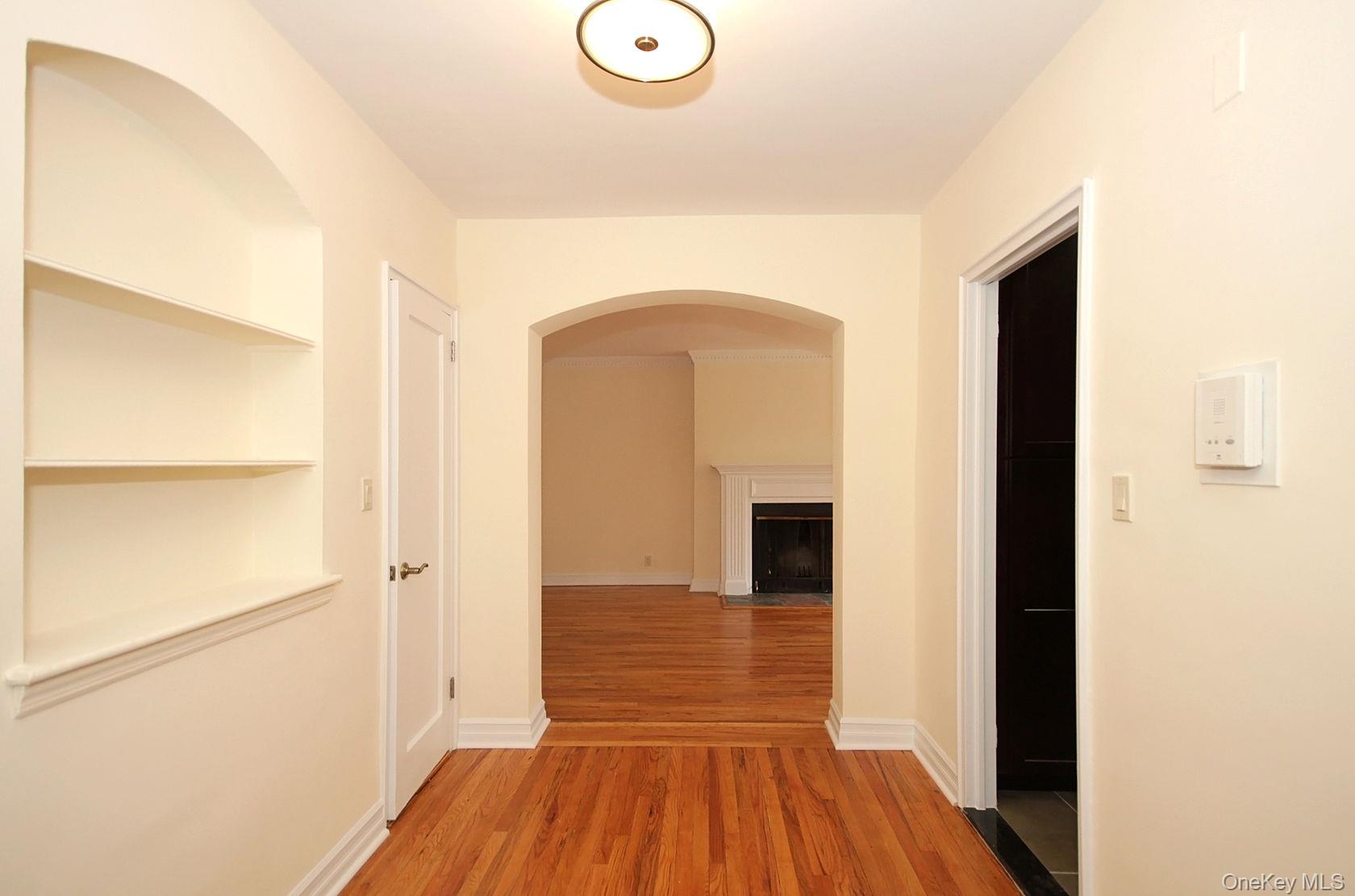 160 South Middle Neck Road, Unit 2H Great Neck, NY 11021 - Photo 6 of 12
