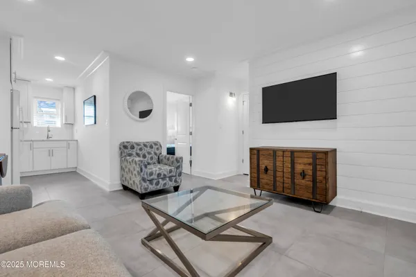 $1,950 | 548 Ocean Boulevard, Unit 12, Long Branch, NJ 07740