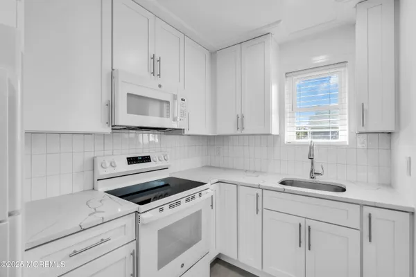 $1,950 | 548 Ocean Boulevard, Unit 12, Long Branch, NJ 07740