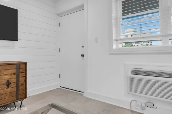$1,950 | 548 Ocean Boulevard, Unit 12, Long Branch, NJ 07740