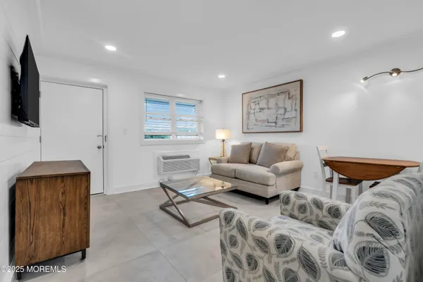 $1,950 | 548 Ocean Boulevard, Unit 12, Long Branch, NJ 07740