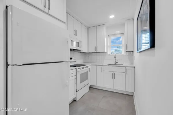 $1,950 | 548 Ocean Boulevard, Unit 12, Long Branch, NJ 07740