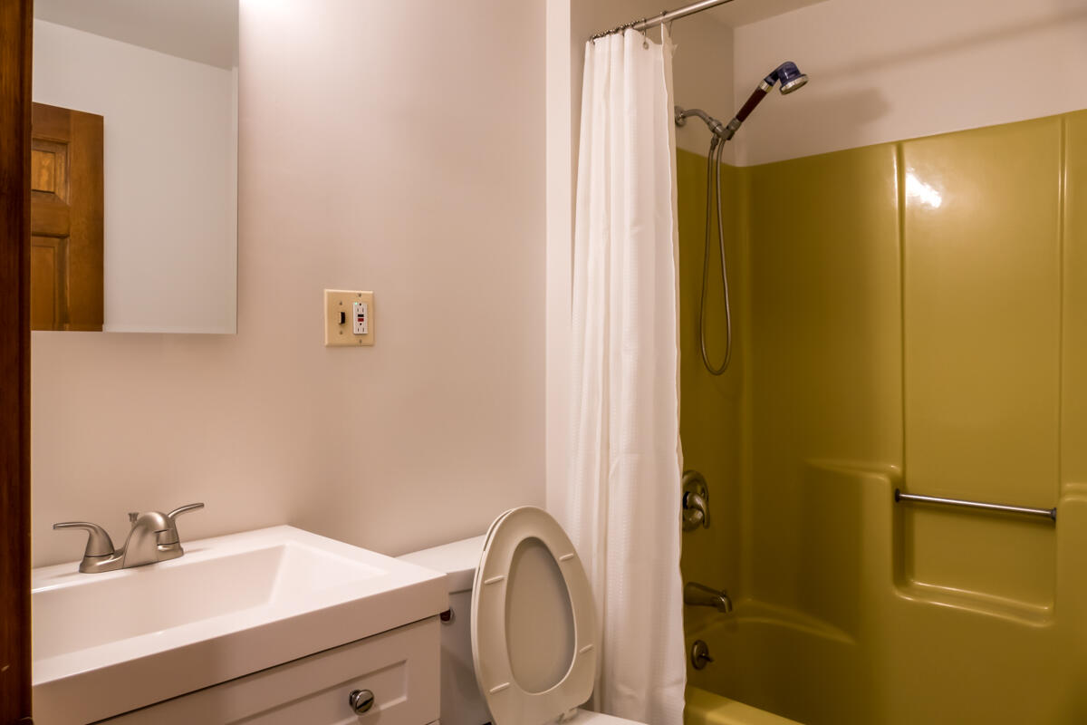 1289 Royalsborough Road Durham, ME 04222 - Photo 23 of 59 31-2nd full bath