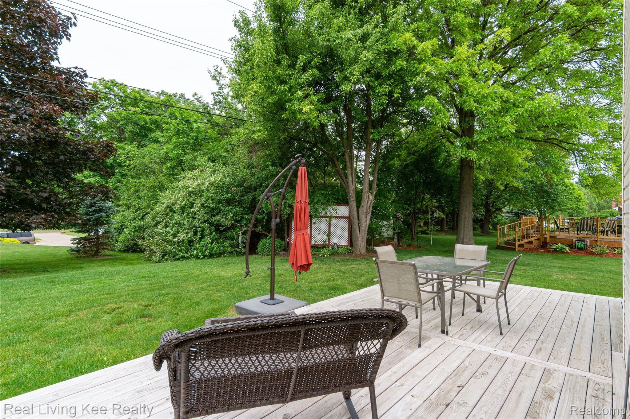 2160 Warrington Road Rochester, MI 48307 - Photo 10 of 55 Exteriors (10 of 13).jpg