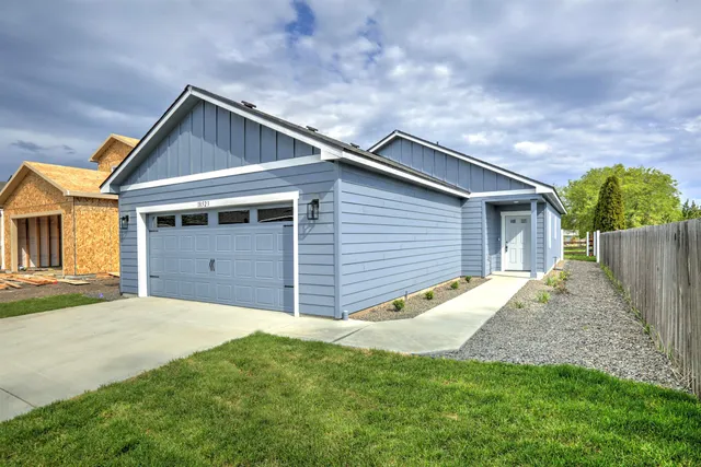 $377,900 | 407 North Martini Lane, Spokane Valley, WA 99206