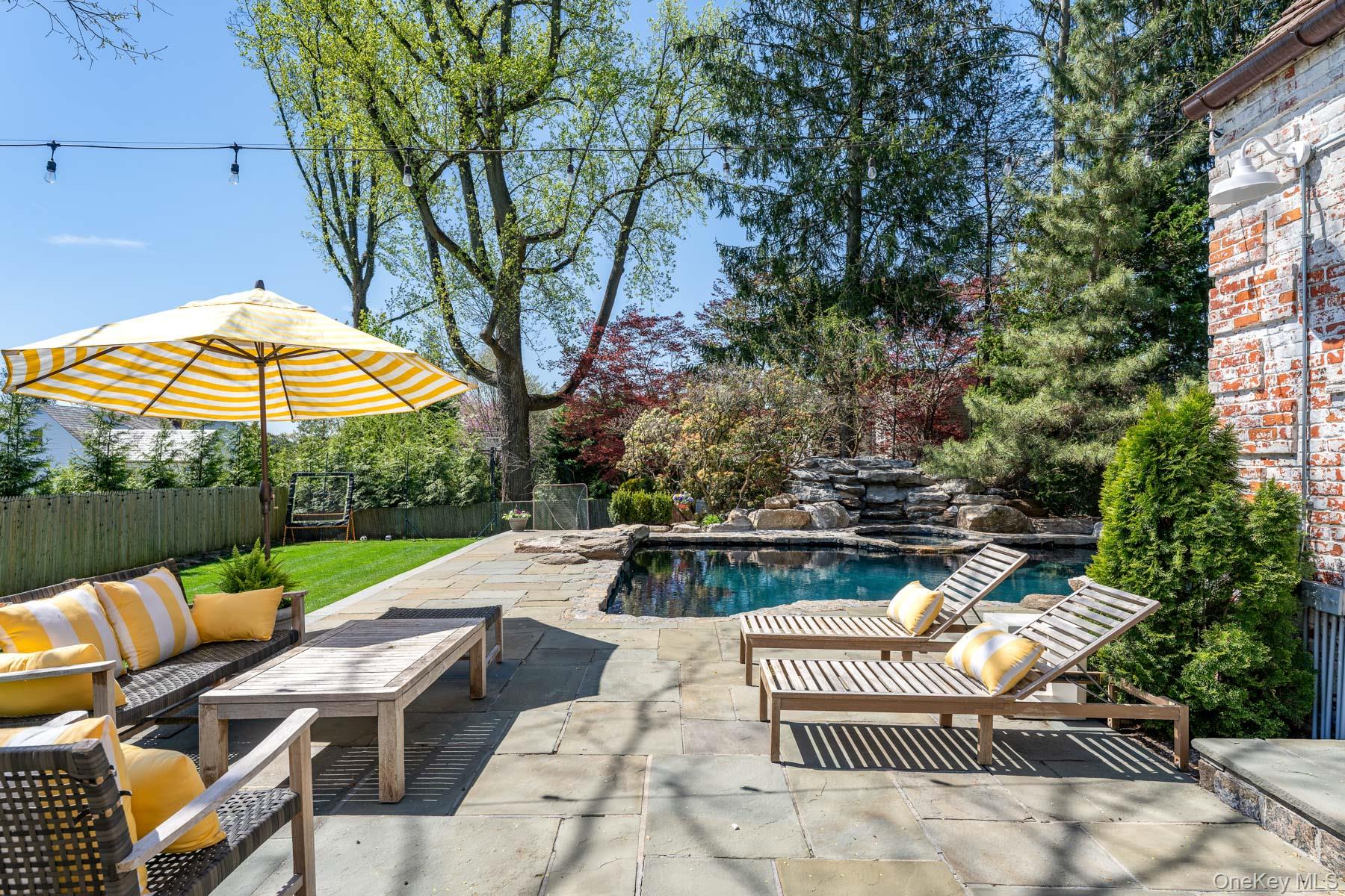 8 Rittenhouse Road Bronxville, NY 10708 - Photo 18 of 25