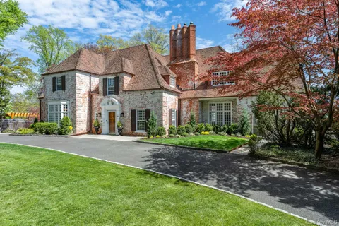 $2,595,000 | 8 Rittenhouse Road, Bronxville, NY 10708
