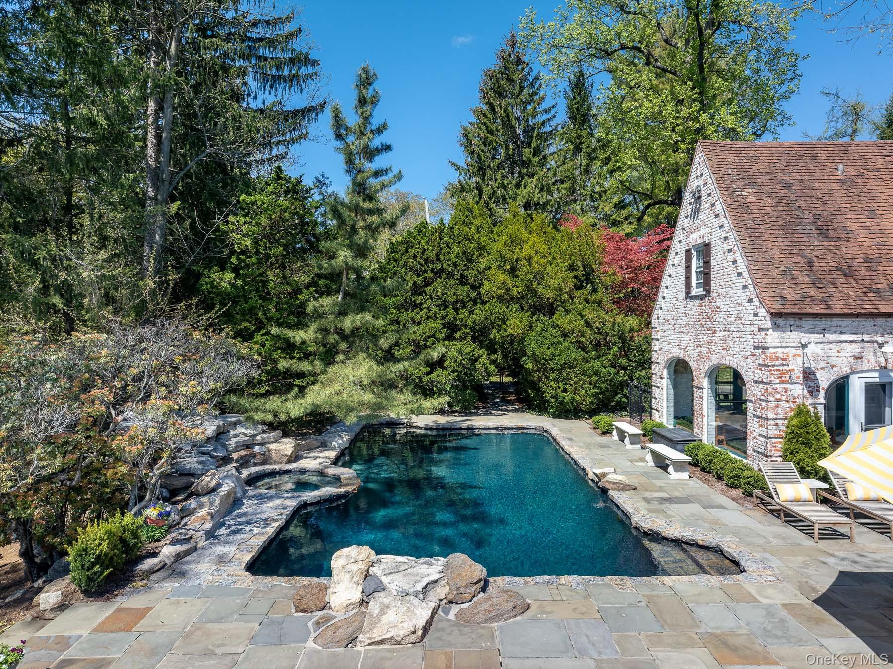 8 Rittenhouse Road Bronxville, NY 10708 - Photo 21 of 25