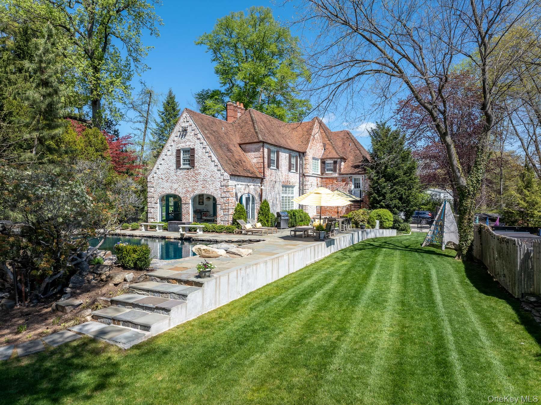 8 Rittenhouse Road Bronxville, NY 10708 - Photo 23 of 25