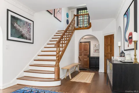 $2,595,000 | 8 Rittenhouse Road, Bronxville, NY 10708