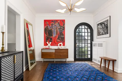 $2,595,000 | 8 Rittenhouse Road, Bronxville, NY 10708