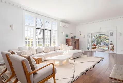 $2,595,000 | 8 Rittenhouse Road, Bronxville, NY 10708