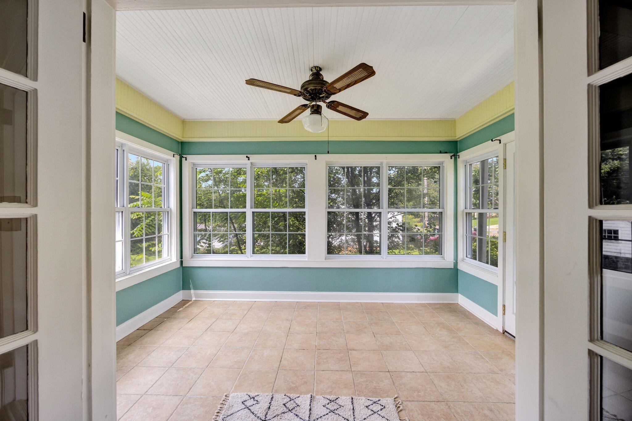 2019 McBrien Road Chattanooga, TN 37412 - Photo 6 of 33 A Sunroom!