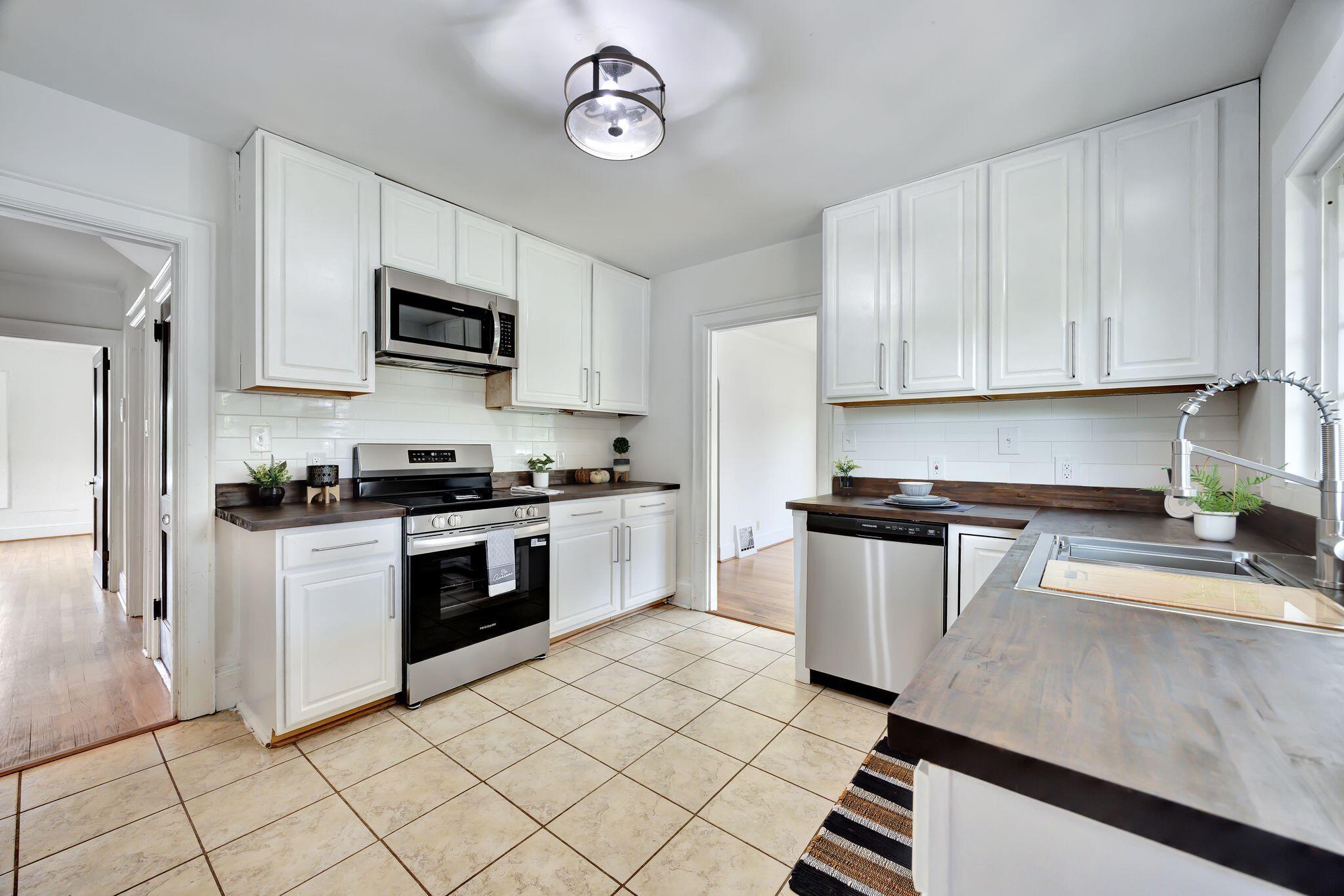 2019 McBrien Road Chattanooga, TN 37412 - Photo 8 of 33 Renovated Kitchen!