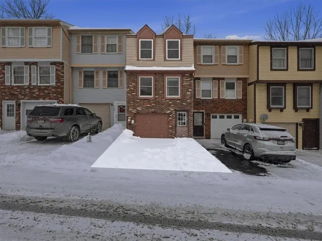 $179,900 | 7305 Lafayette Square, Aliquippa, PA 15001