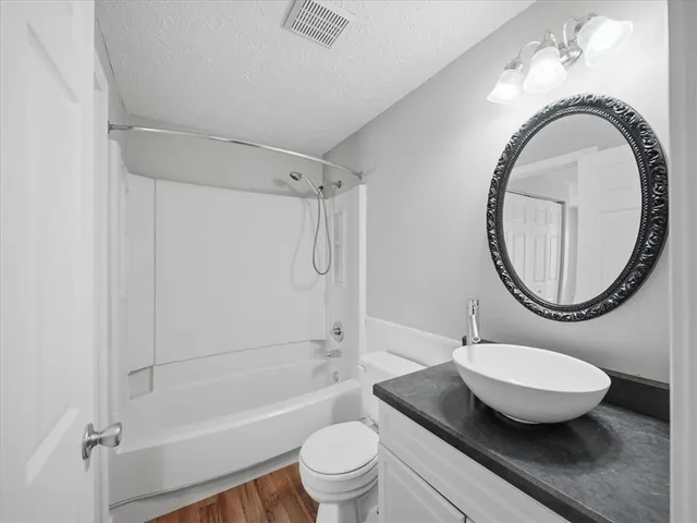 $179,900 | 7305 Lafayette Square, Aliquippa, PA 15001