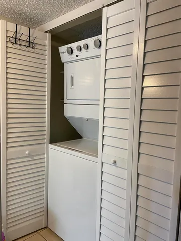 $2,150 | 1829 Fairview Villas Drive, Unit 2, Palm Springs, FL 33406