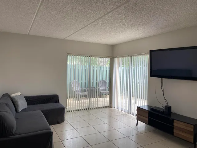 $2,150 | 1829 Fairview Villas Drive, Unit 2, Palm Springs, FL 33406