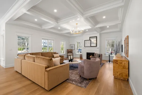 $3,750,000 | 1 Tuttle Lane, Lynnfield, MA 01940