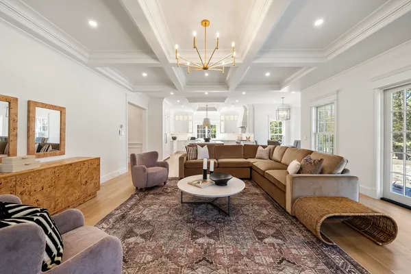 $3,750,000 | 1 Tuttle Lane, Lynnfield, MA 01940