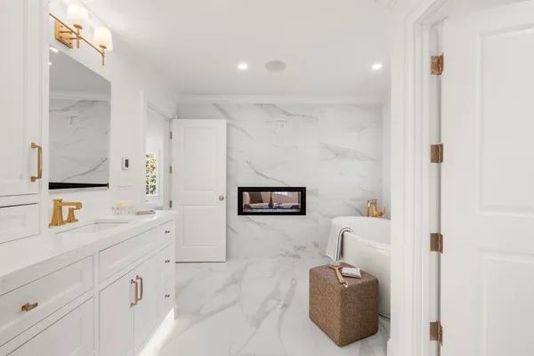 $3,750,000 | 1 Tuttle Lane, Lynnfield, MA 01940