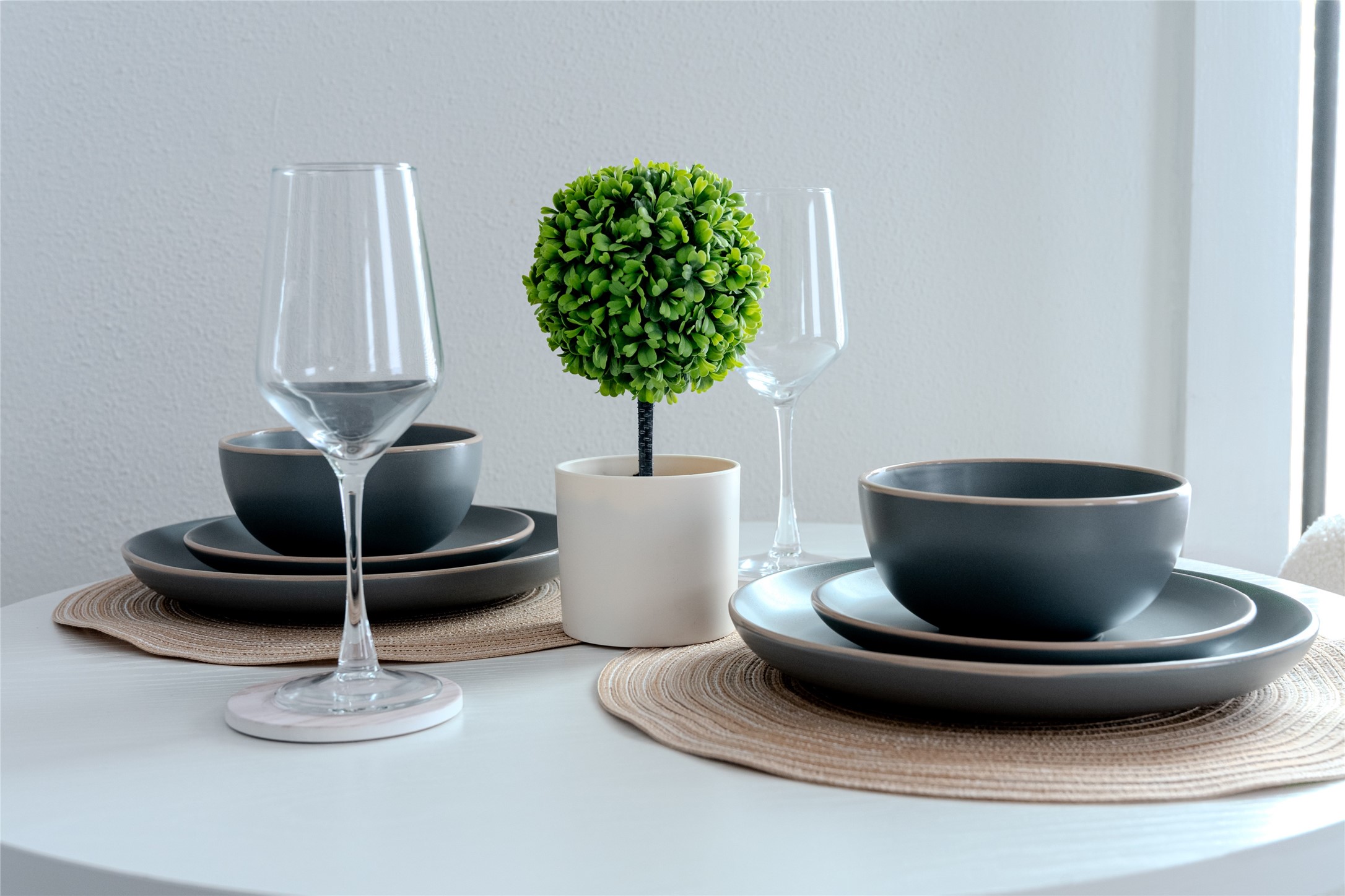 2016 Dunlavy Street, Unit 3 Houston, TX 77006 - Photo 6 of 22 a view of a vase of flowers sitting on a table