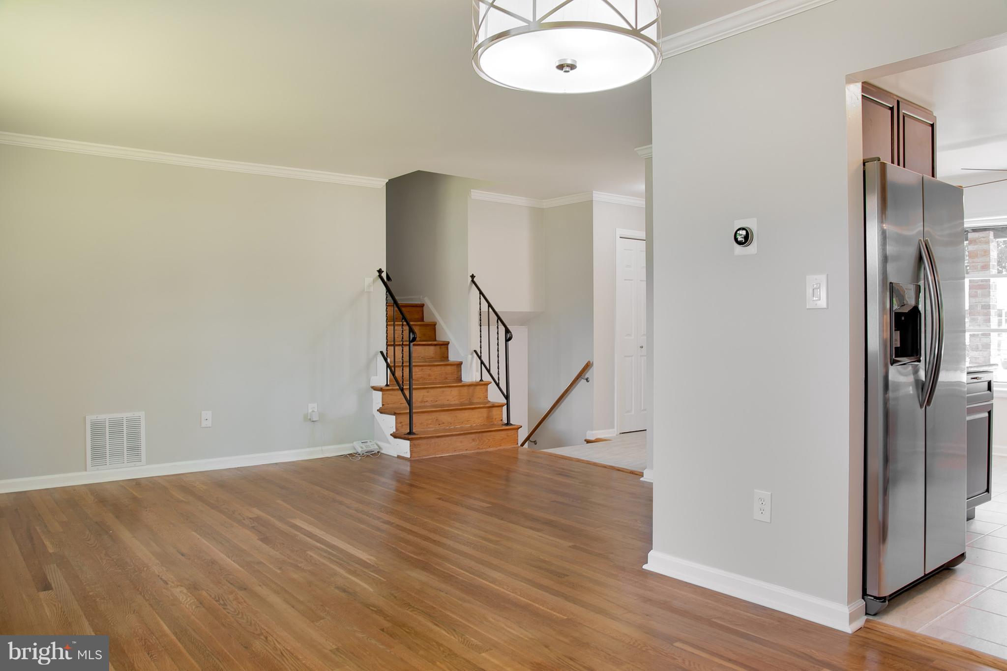 4538 Kinmount Road Lanham, MD 20706 - Photo 7 of 26 Living Room