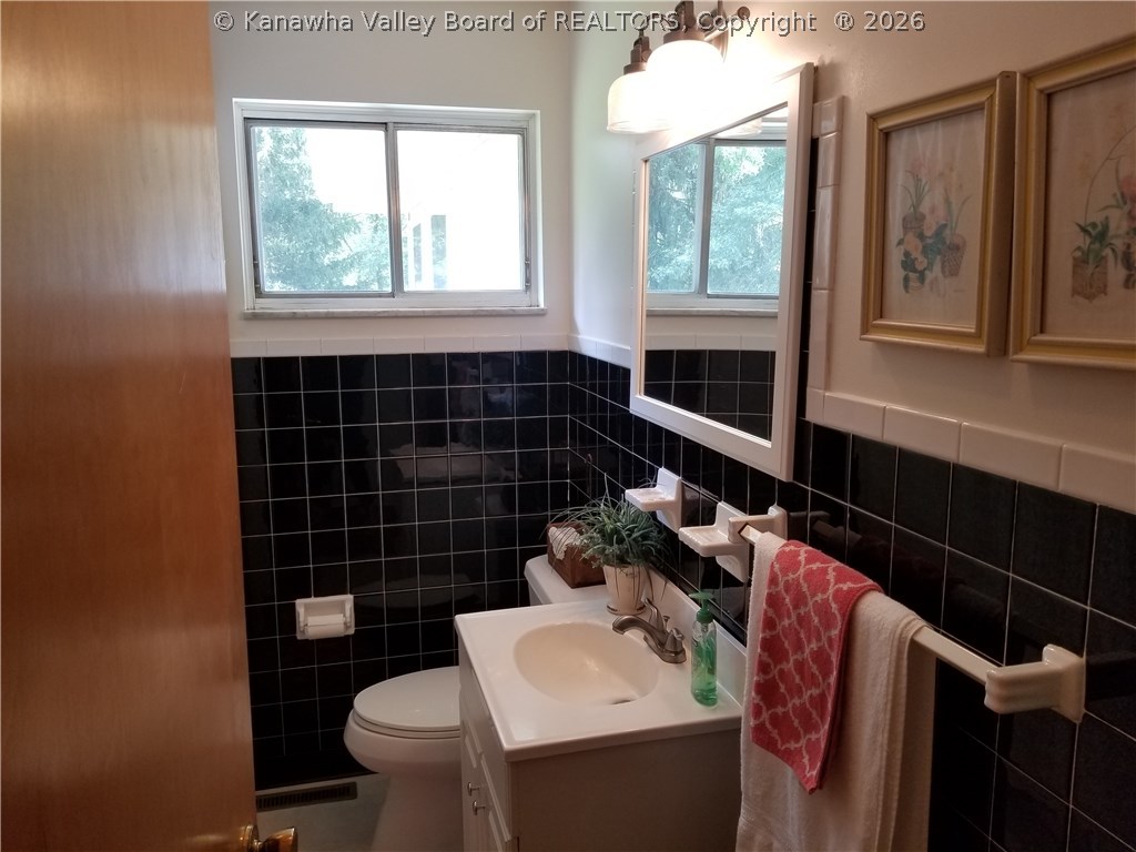 663 New England Ridge Road Washington, WV 26181 - Photo 16 of 30 Gallery Image 16