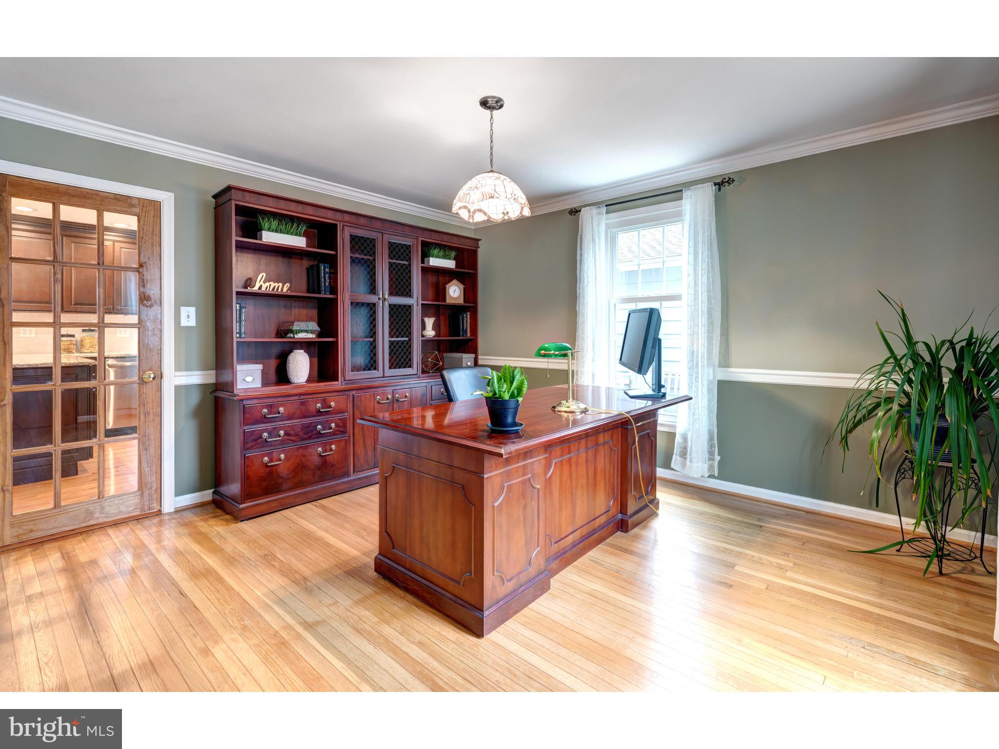 270 Peck Road Downingtown, PA 19335 - Photo 12 of 30 Living room or Den