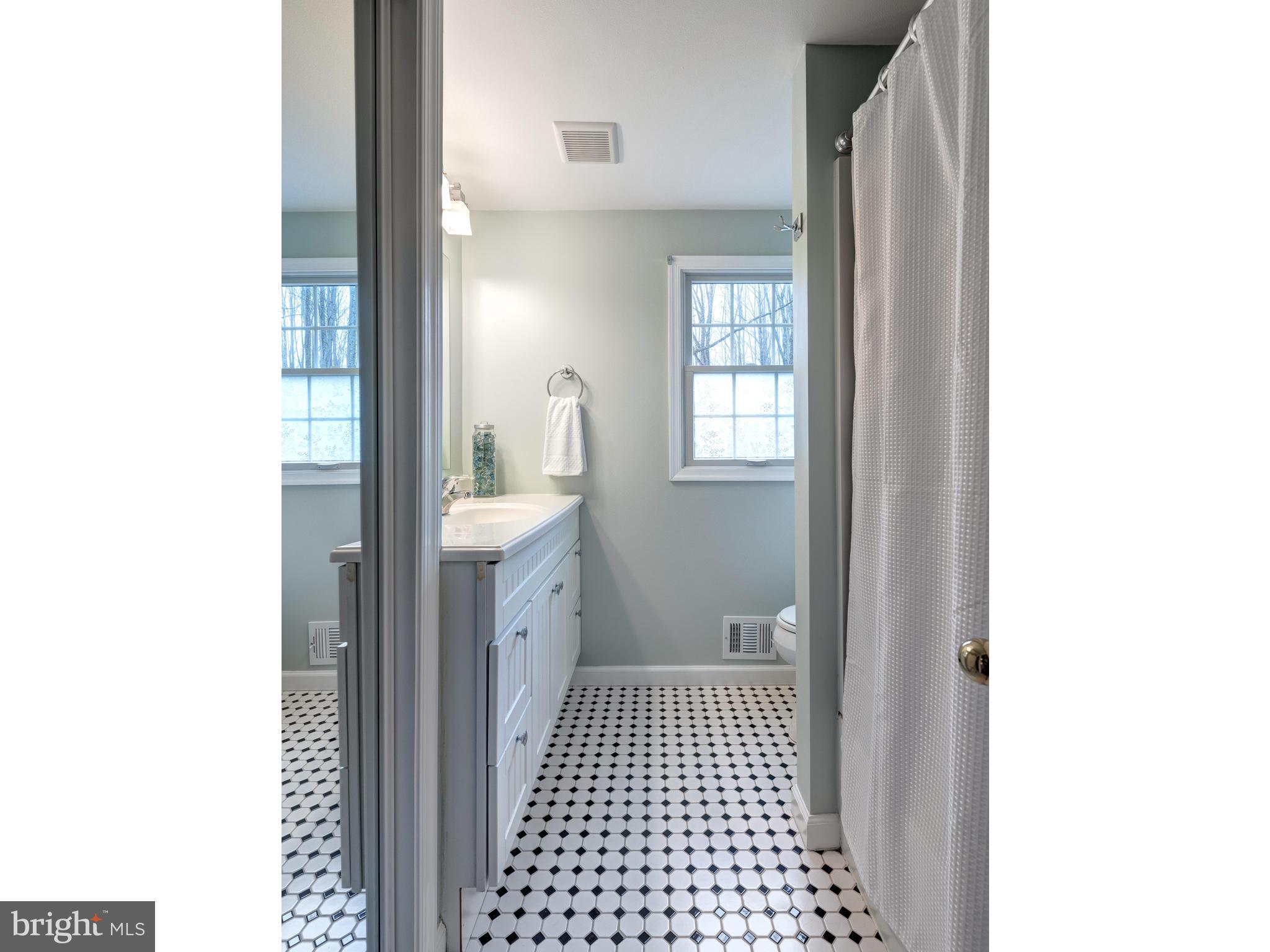 270 Peck Road Downingtown, PA 19335 - Photo 21 of 30 Hall Full Bath