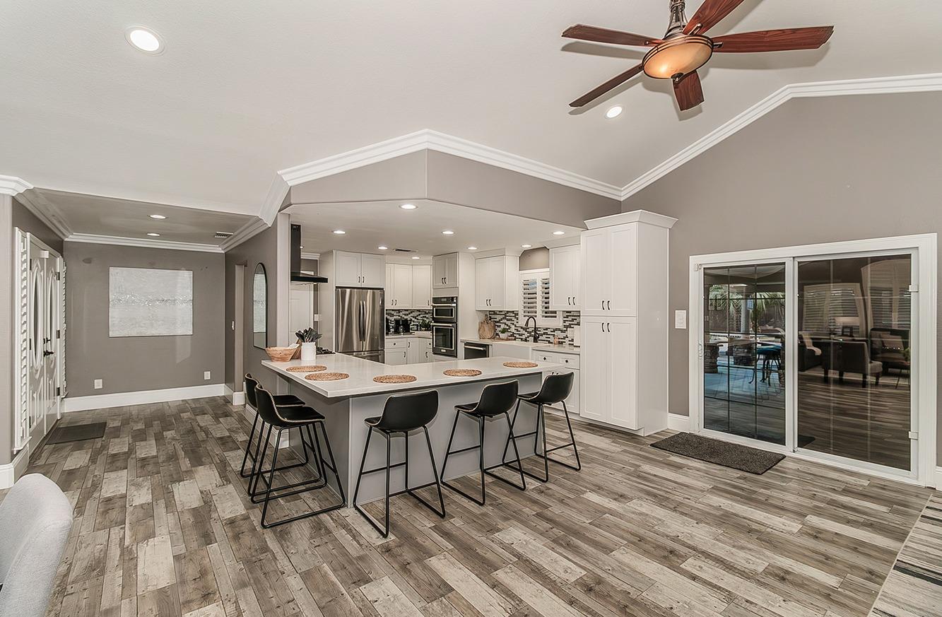 7010 South Frankwood Avenue Reedley, CA 93654 - Photo 11 of 75 a view of a dining room with furniture
