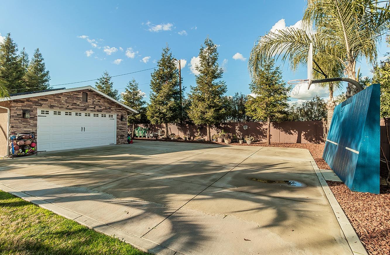 7010 South Frankwood Avenue Reedley, CA 93654 - Photo 50 of 75