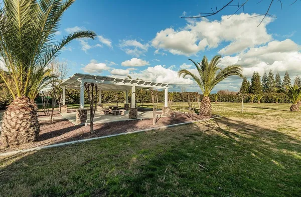 $1,190,000 | 7010 South Frankwood Avenue, Reedley, CA 93654