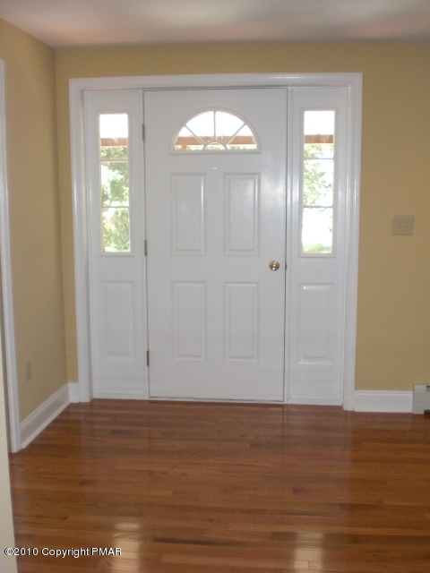50 Behrens Road Jim Thorpe, PA 18229 - Photo 14 of 18 Foyer