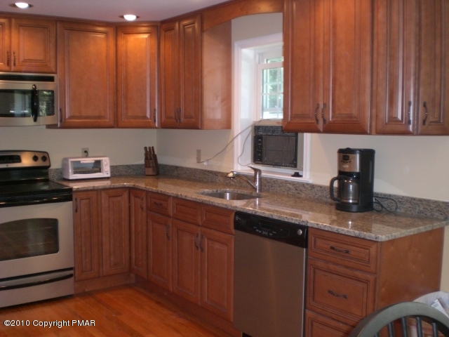 50 Behrens Road Jim Thorpe, PA 18229 - Photo 4 of 18 Kitchen