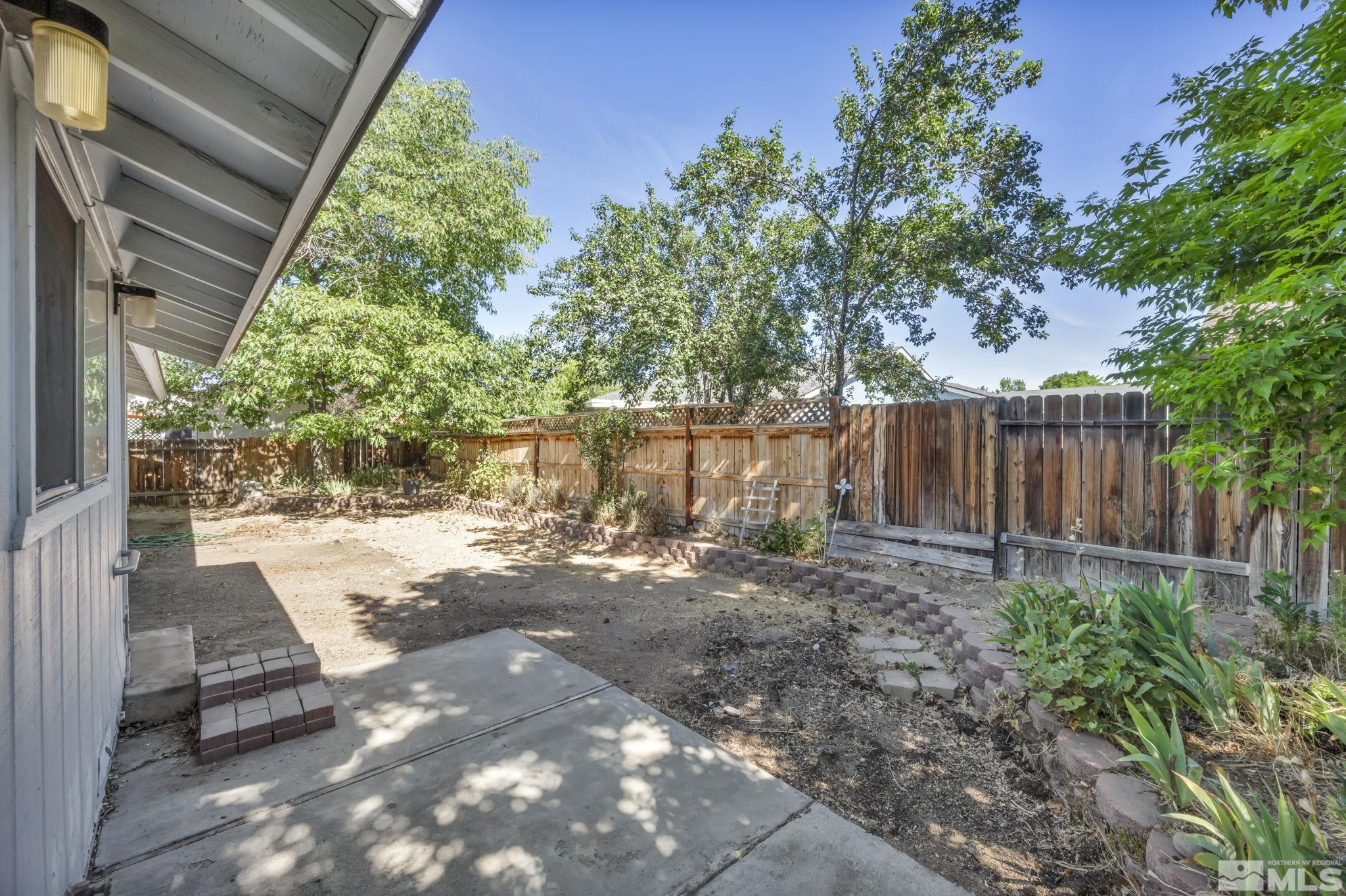 1672 Del Rosa Way Sparks, NV 89434 - Photo 28 of 32 Photo 28
