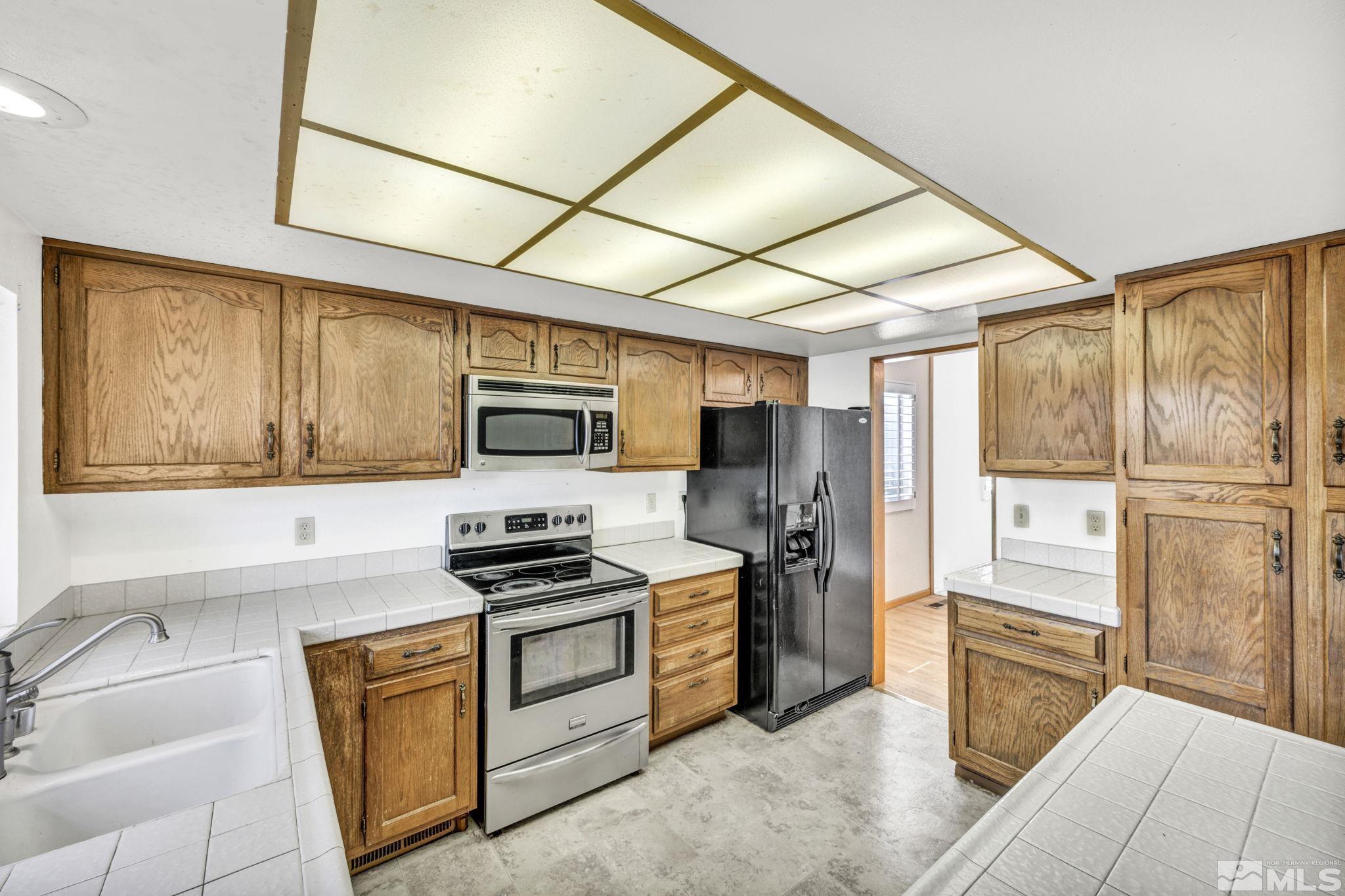 1672 Del Rosa Way Sparks, NV 89434 - Photo 3 of 32 Photo 3