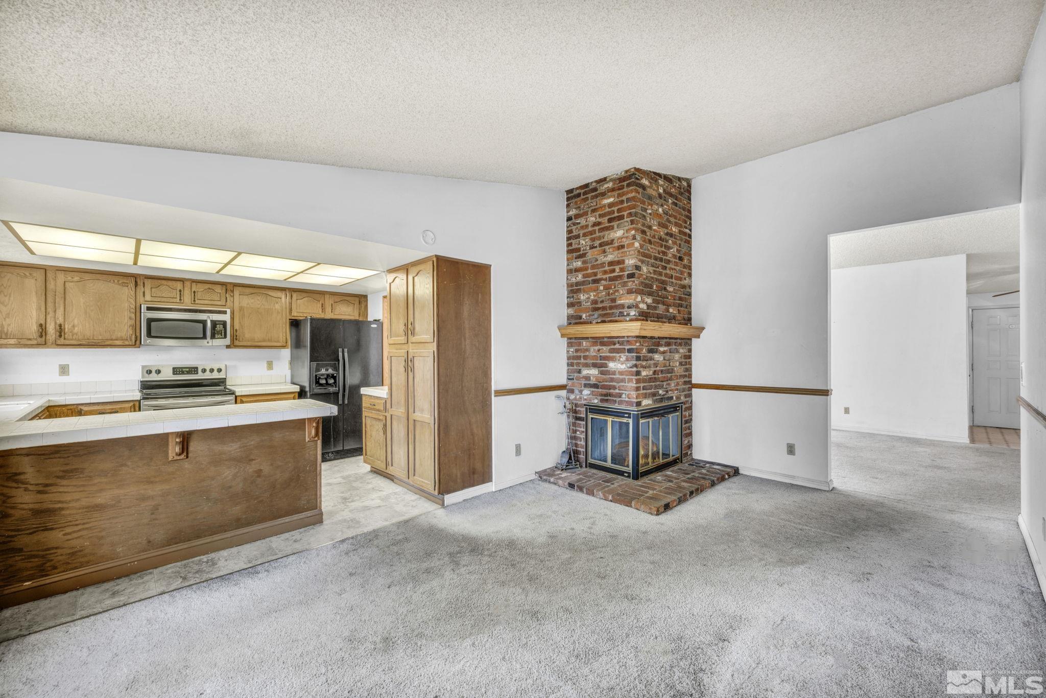 1672 Del Rosa Way Sparks, NV 89434 - Photo 5 of 32 Photo 5