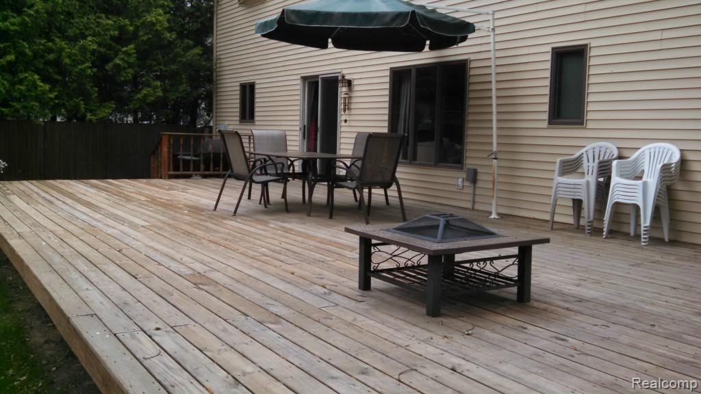 2544 Eaton Gate Road Lake Orion, MI 48360 - Photo 3 of 15 3.jpg