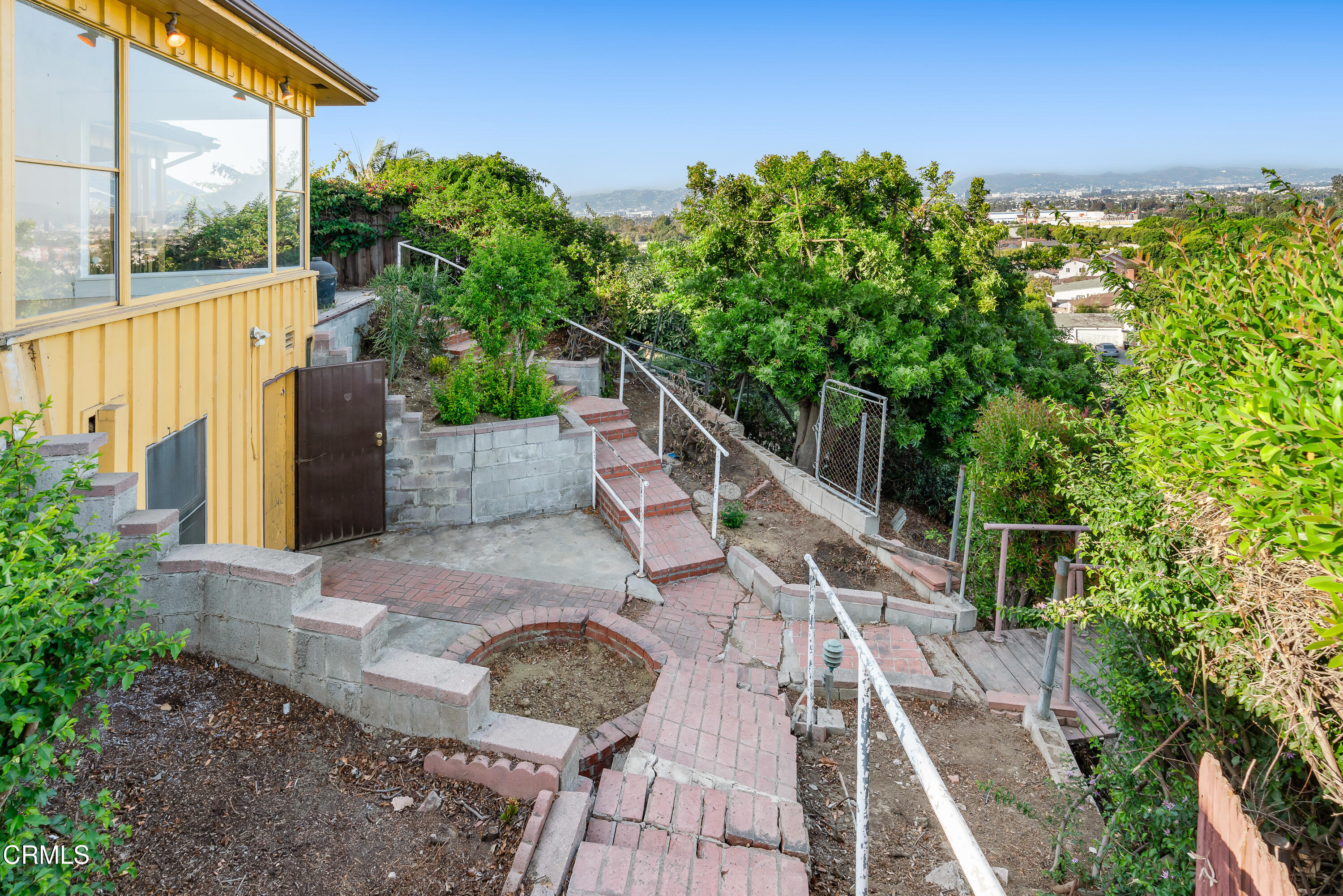 5169 Sanchez Drive Los Angeles, CA 90008 - Photo 3 of 3 a view of balcony with furniture