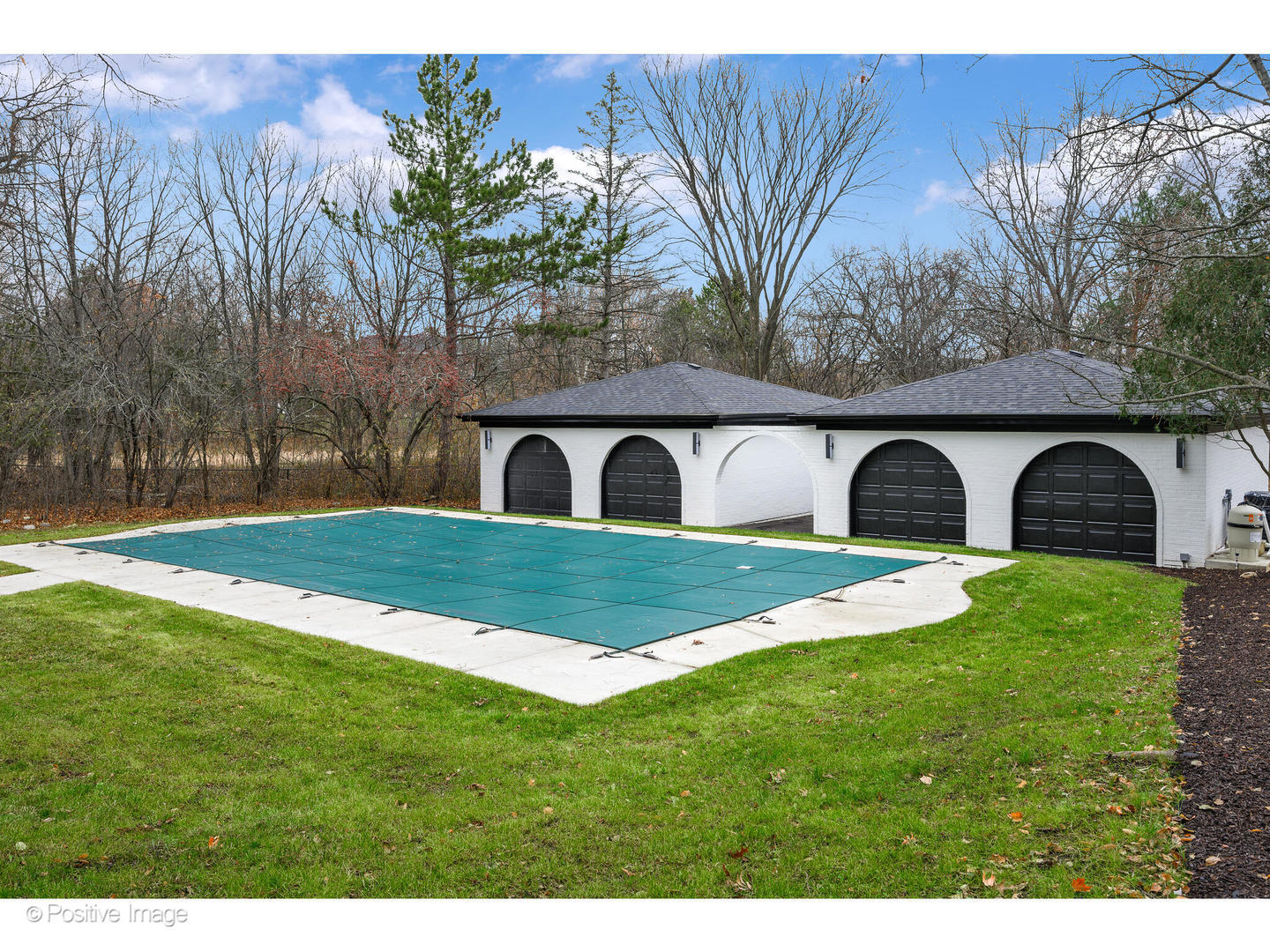 2005 Malory Lane Highland Park, IL 60035 - Photo 46 of 48 a front view of house with yard and trees
