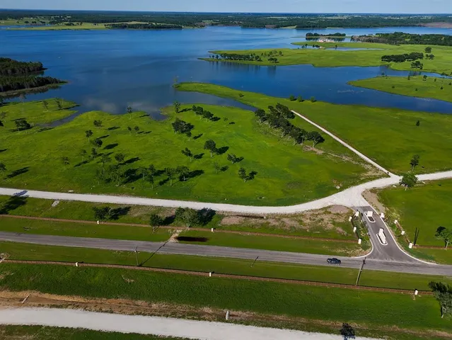 a view of a tennis court