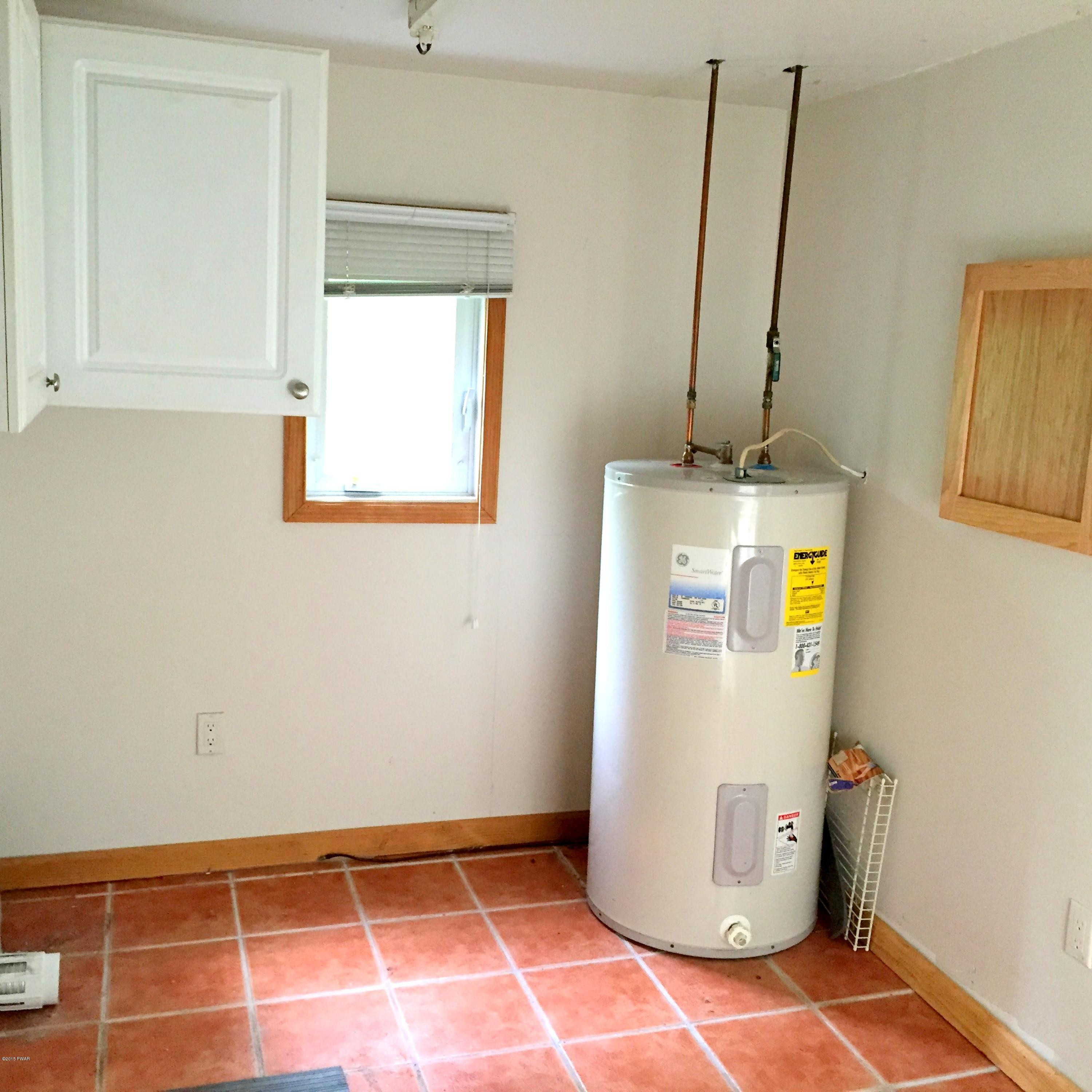 15 Cottonwood Road Hawley, PA 18428 - Photo 7 of 10 Gallery Image 7