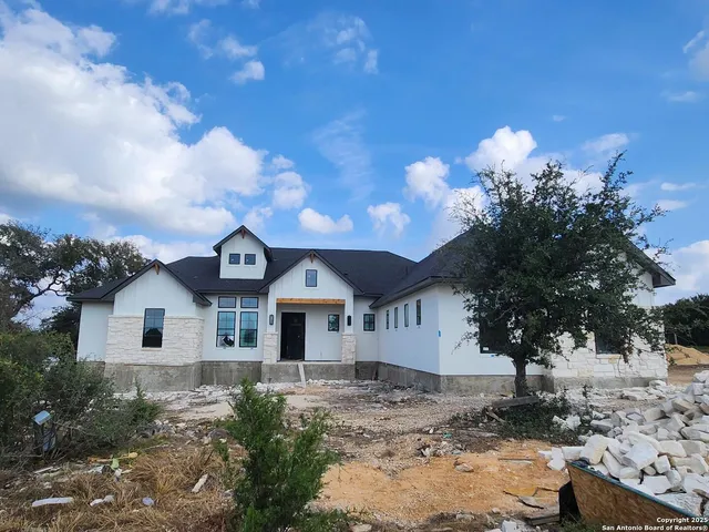 $1,079,000 | 291 Curvatura, New Braunfels, TX 78132