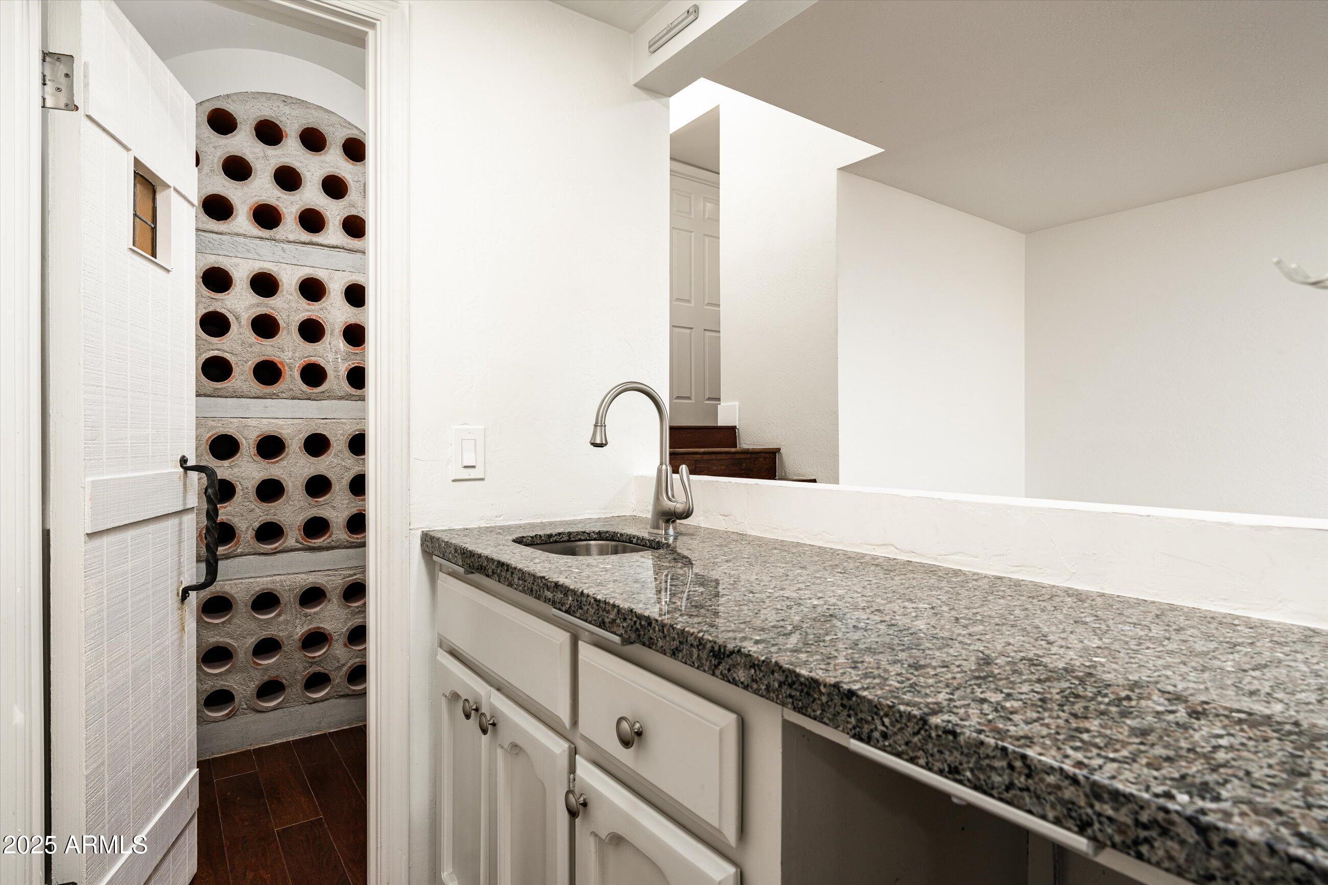 4434 East Camelback Road, Unit 132 Phoenix, AZ 85018 - Photo 25 of 36 10-4434 E Camelback Rd #132 (10 of 39)