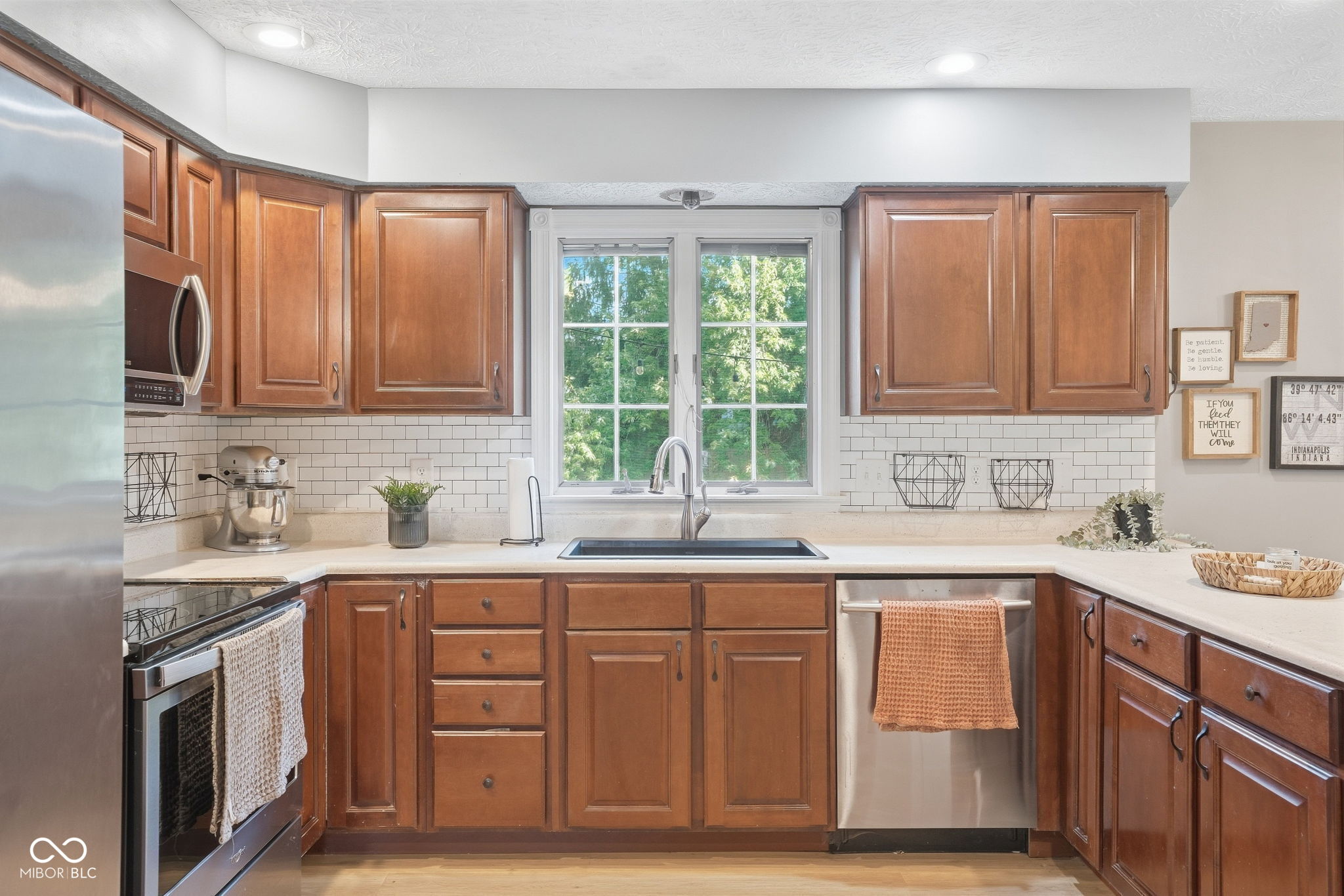 4154 Moss Ridge Lane Indianapolis, IN 46237 - Photo 11 of 30 Gallery Image 11