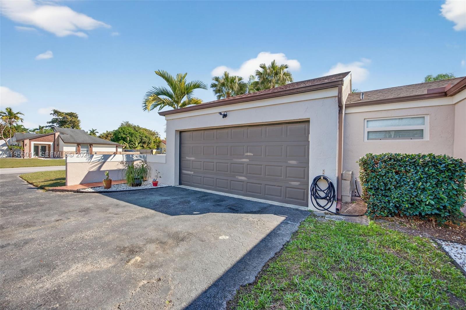 15280 Southwest 153rd Street Miami, FL 33187 - Photo 4 of 47