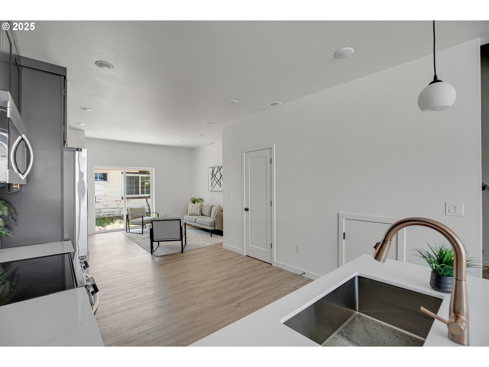 14846 Northeast Couch Street, Unit 8 Portland, OR 97230 - Photo 33 of 47