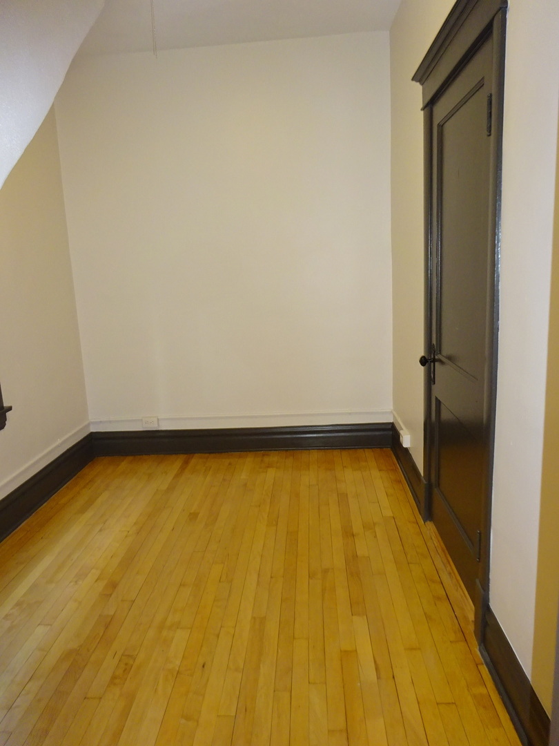 2602 West 22nd Place, Unit 2 Chicago, IL 60608 - Photo 7 of 12