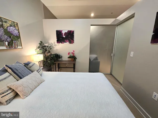 $2,100 | 1320 Fenwick Lane, Unit 6, Silver Spring, MD 20910
